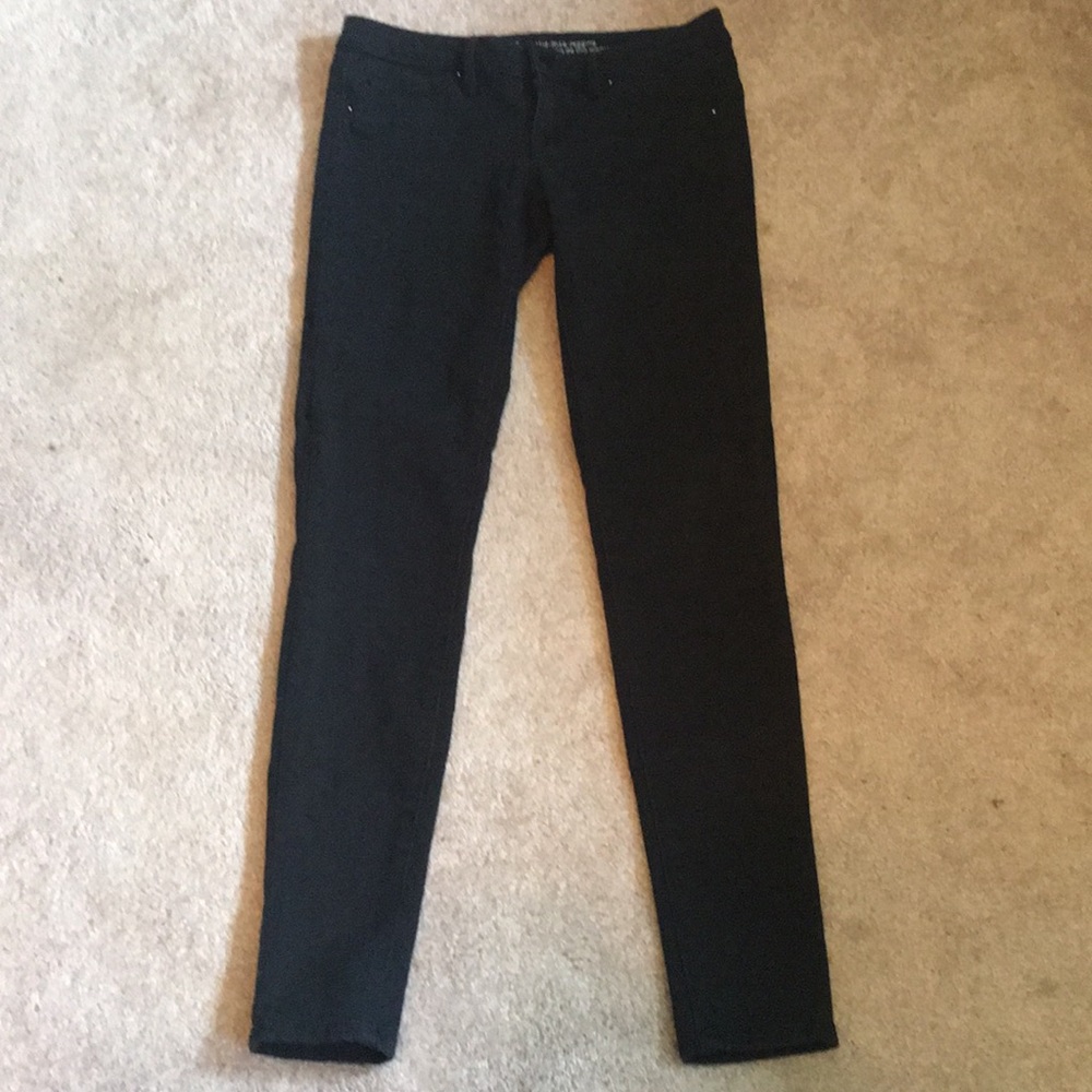 Black skinny cut pants